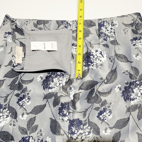 NWT Loft Silky Silvery Floral A-line Mini Skirt (8P) - Picture 8 of 9